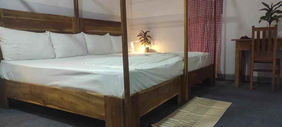 Swiss Kiss Beach Resort Uppuveli Ruang foto