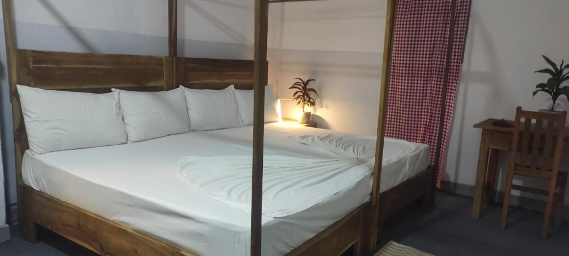 Swiss Kiss Beach Resort Uppuveli Ruang foto