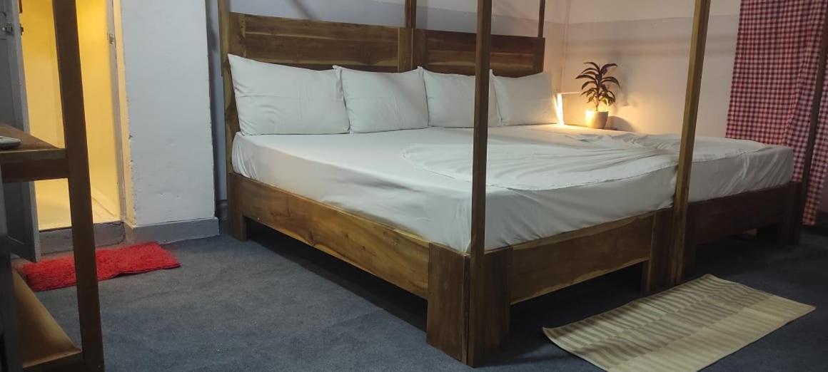 Swiss Kiss Beach Resort Uppuveli Ruang foto