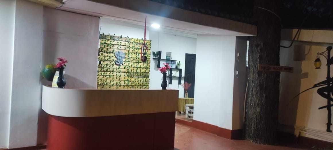 Swiss Kiss Beach Resort Uppuveli Bagian luar foto