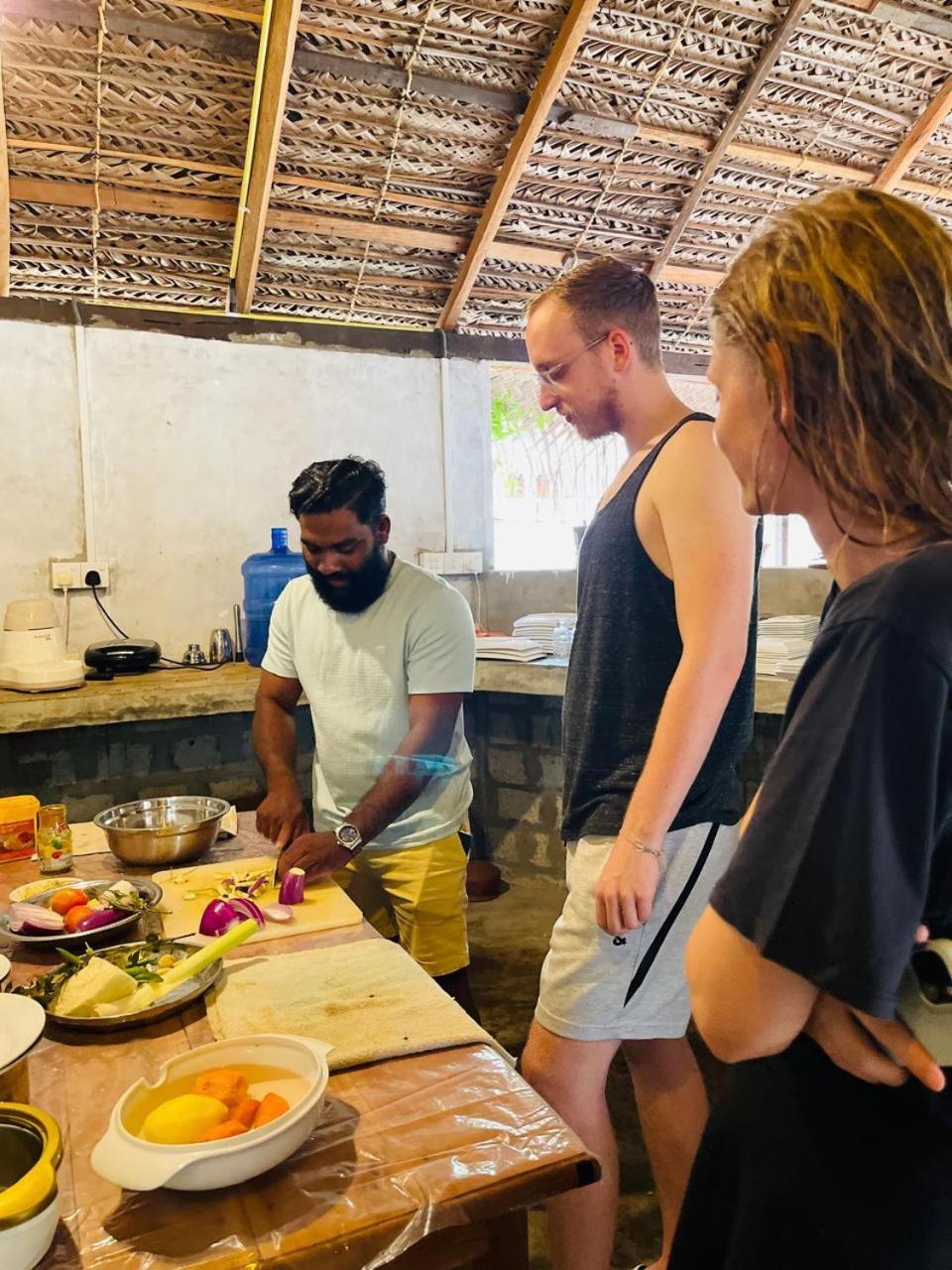 Swiss Kiss Beach Resort Uppuveli Bagian luar foto