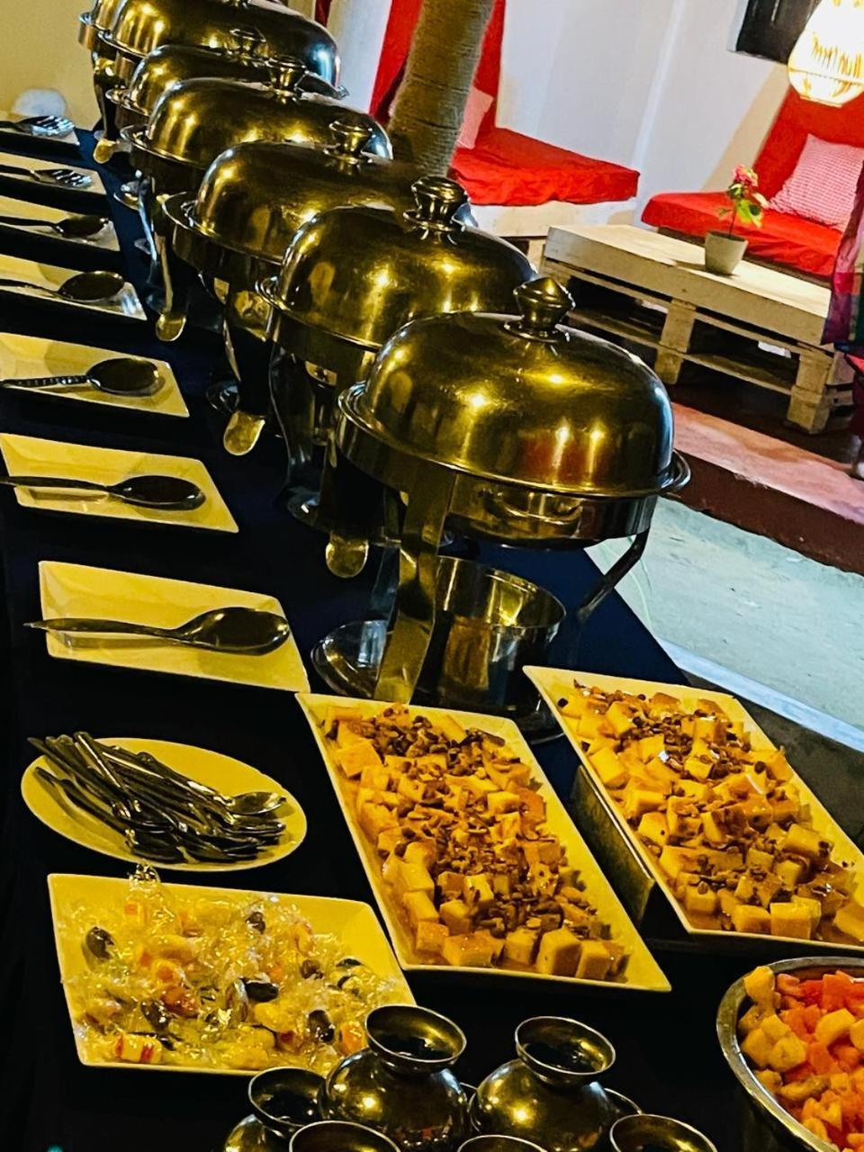 Swiss Kiss Beach Resort Uppuveli Bagian luar foto
