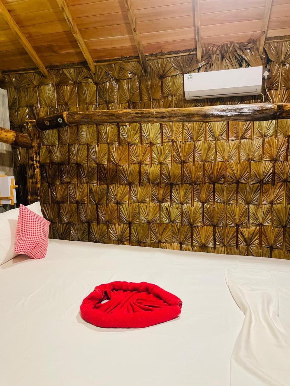 Swiss Kiss Beach Resort Uppuveli Bagian luar foto